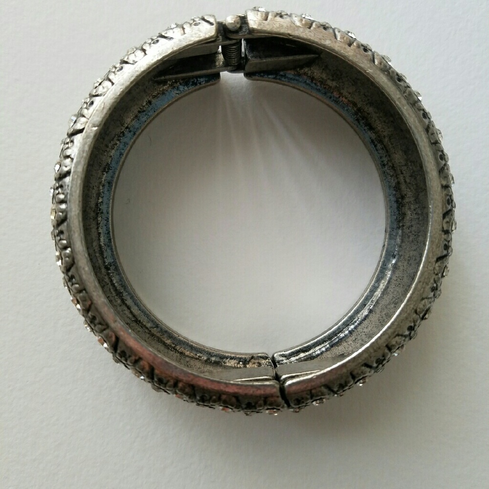 Aldo Silver Hinge Jewel Scallop Cuff - Picture 3 of 4